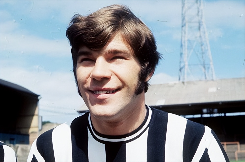 足总杯冠军小奖杯,足总杯奖杯含金量