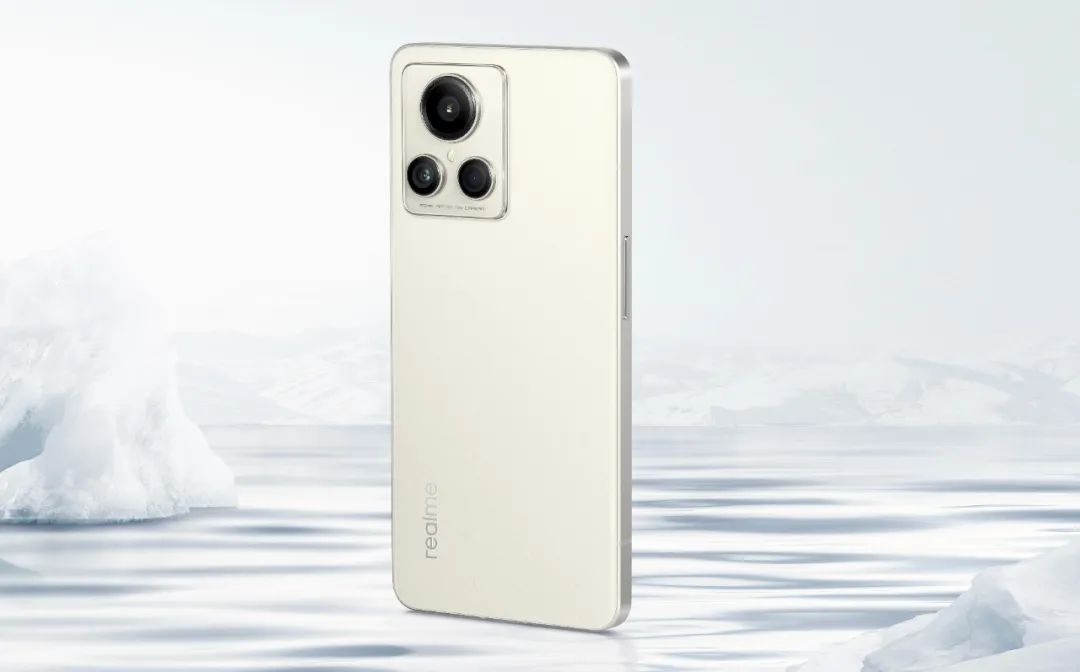 2000元选旧旗舰还是新的中端手机,不到2000元的三款旗舰