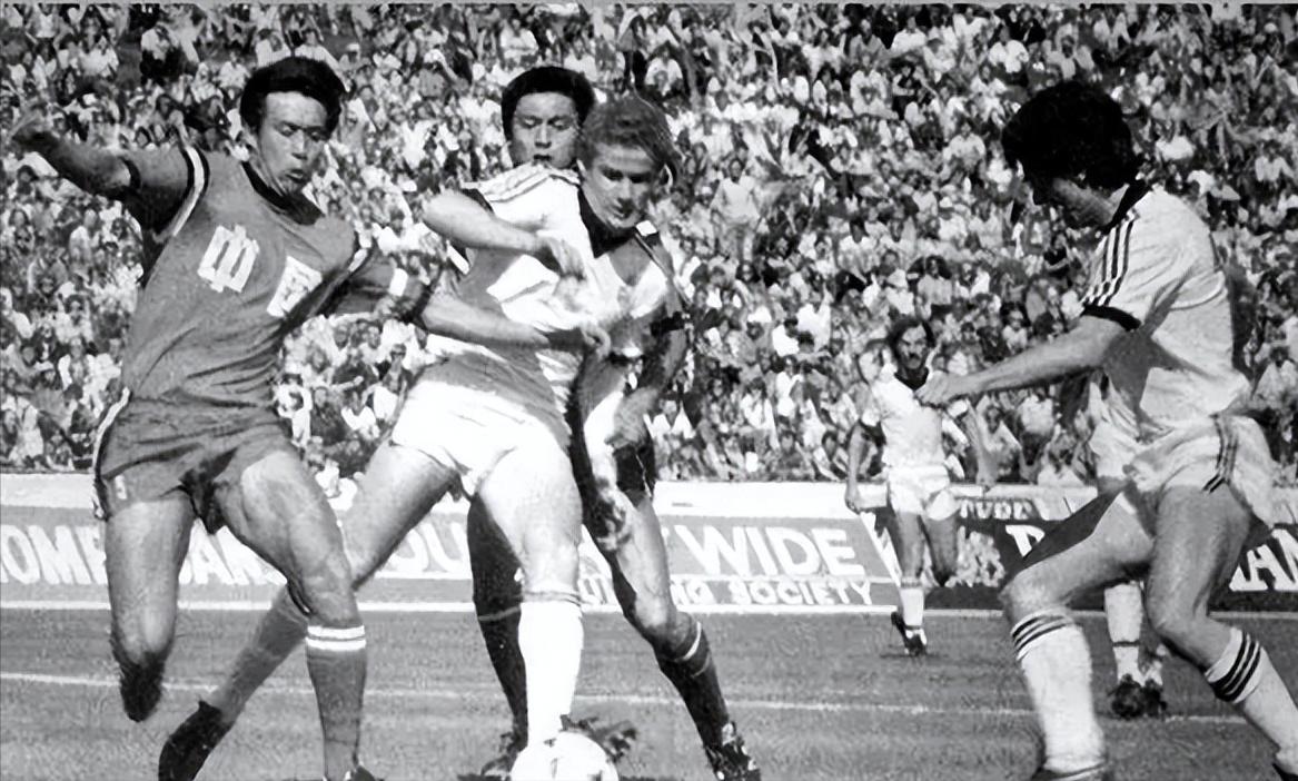 1963年，贺龙对国足说：拿不到前三，回来就解散！最终结果如何？