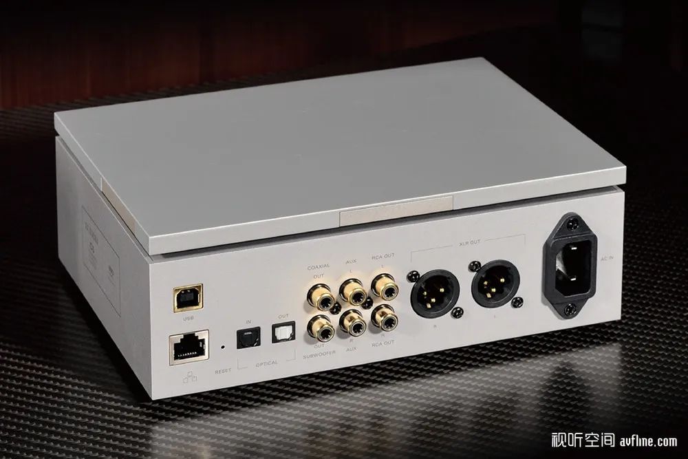 新瓶装新酒时尚实用的数播：LUXMANC5数播解码前级一体机