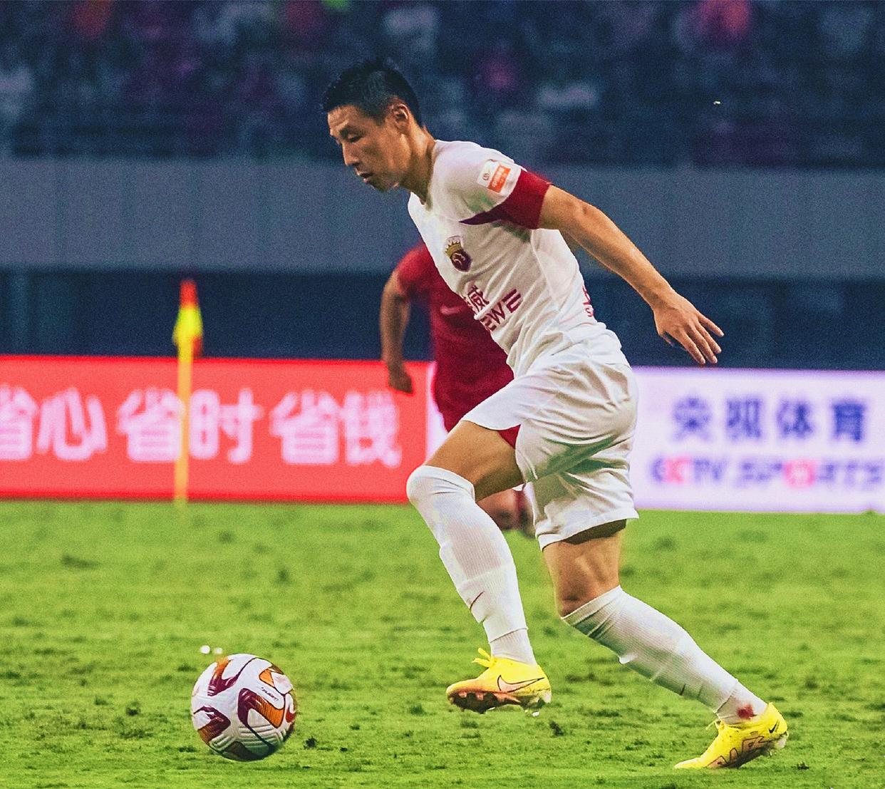 中超积分榜海港居首4队不败,中超积分榜海港大胜一骑绝尘