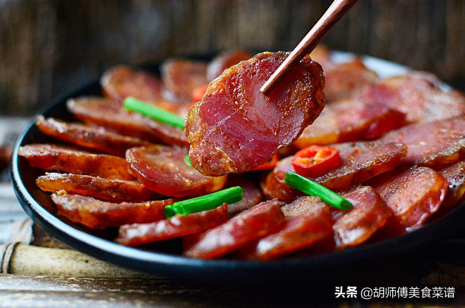 冰箱里放了一年的香肠腊肉能吃吗,冰箱里冻了一年的香肠还能吃吗