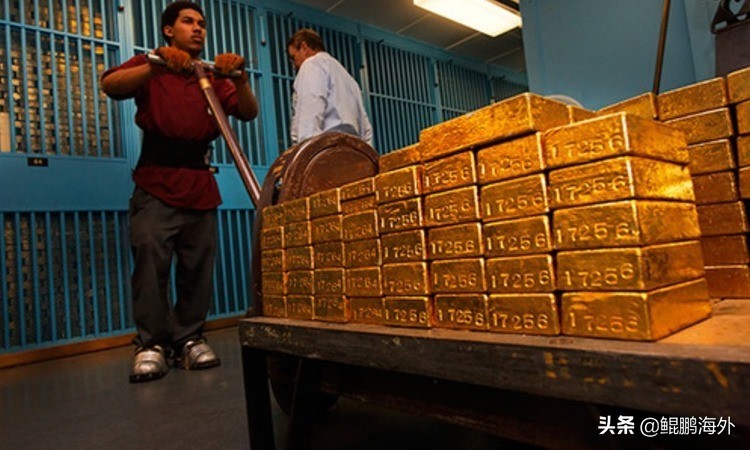 美国是如何让整个西方人把他们的黄金带到美国储存的