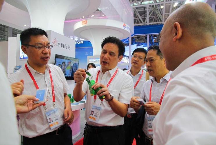 一年赚上亿元外汇，就靠三块钱的风油精，非洲大陆上的东方神油