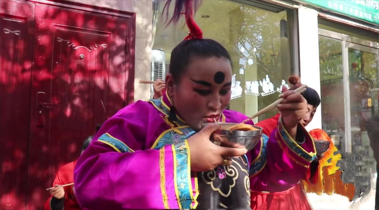 陕北结婚流水席连吃三天,陕北农村吃席杀羊