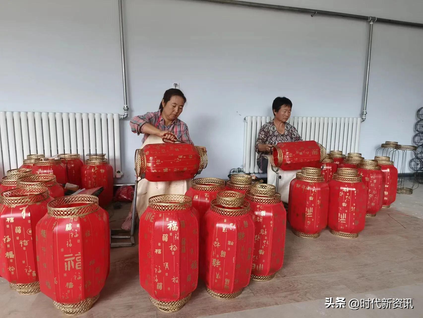 灵丘县东河南镇灯笼生产帮扶车间照亮村民致富路