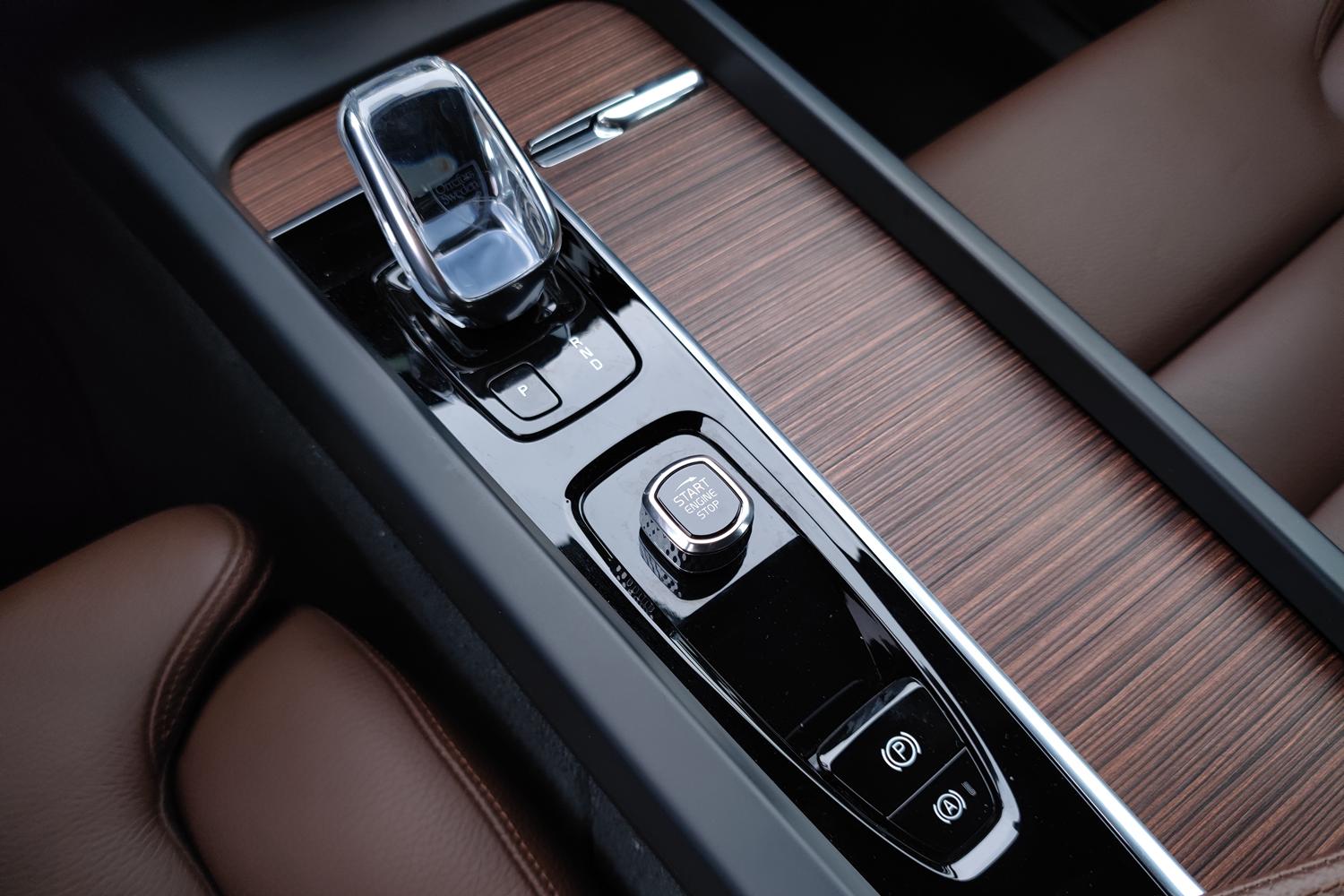 沃尔沃v60旅行车和xc60,新款沃尔沃xc60用车体验