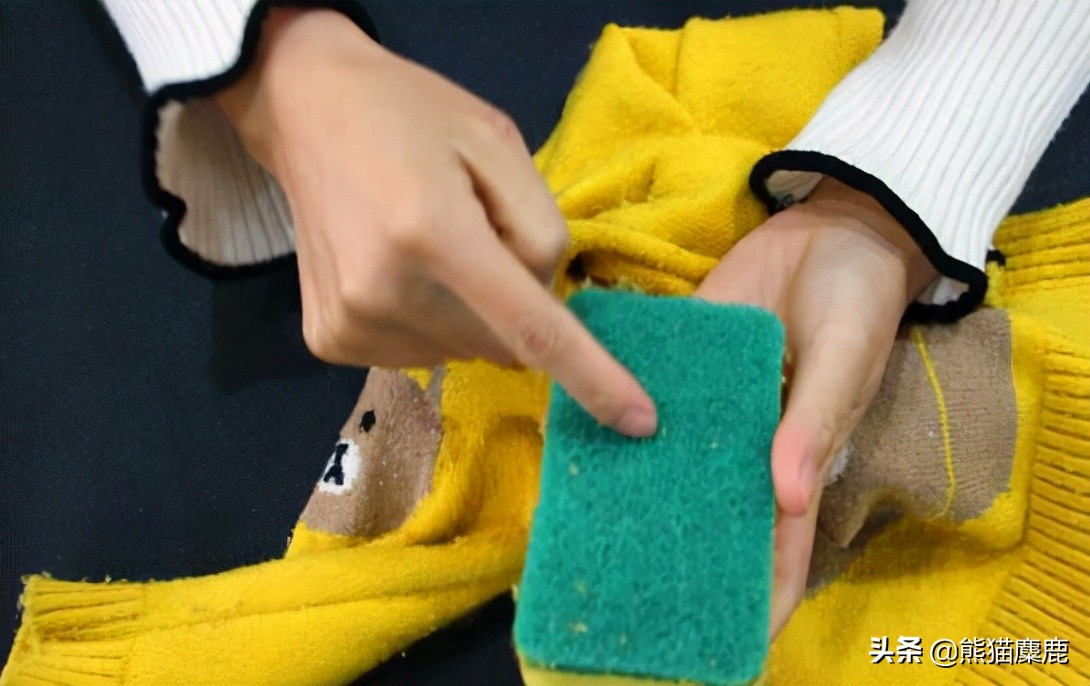 宠物毛上有东西怎么去除,家里宠物毛发清扫窍门