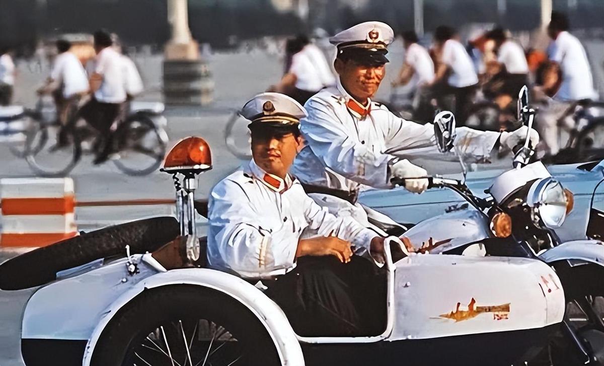 清代杖刑老照片,晚清刑犯图片大全