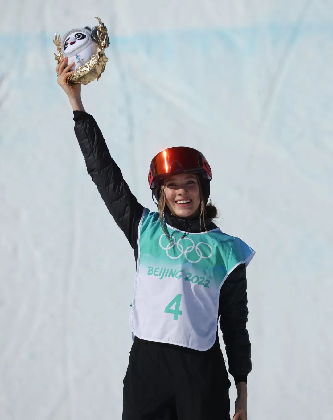 杨倩恭喜谷爱凌,博尔特恭喜谷爱凌