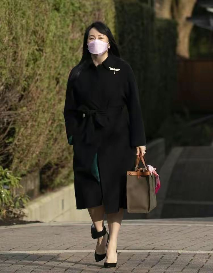 孟晚舟优雅得体穿搭,50岁孟晚舟冬季穿搭