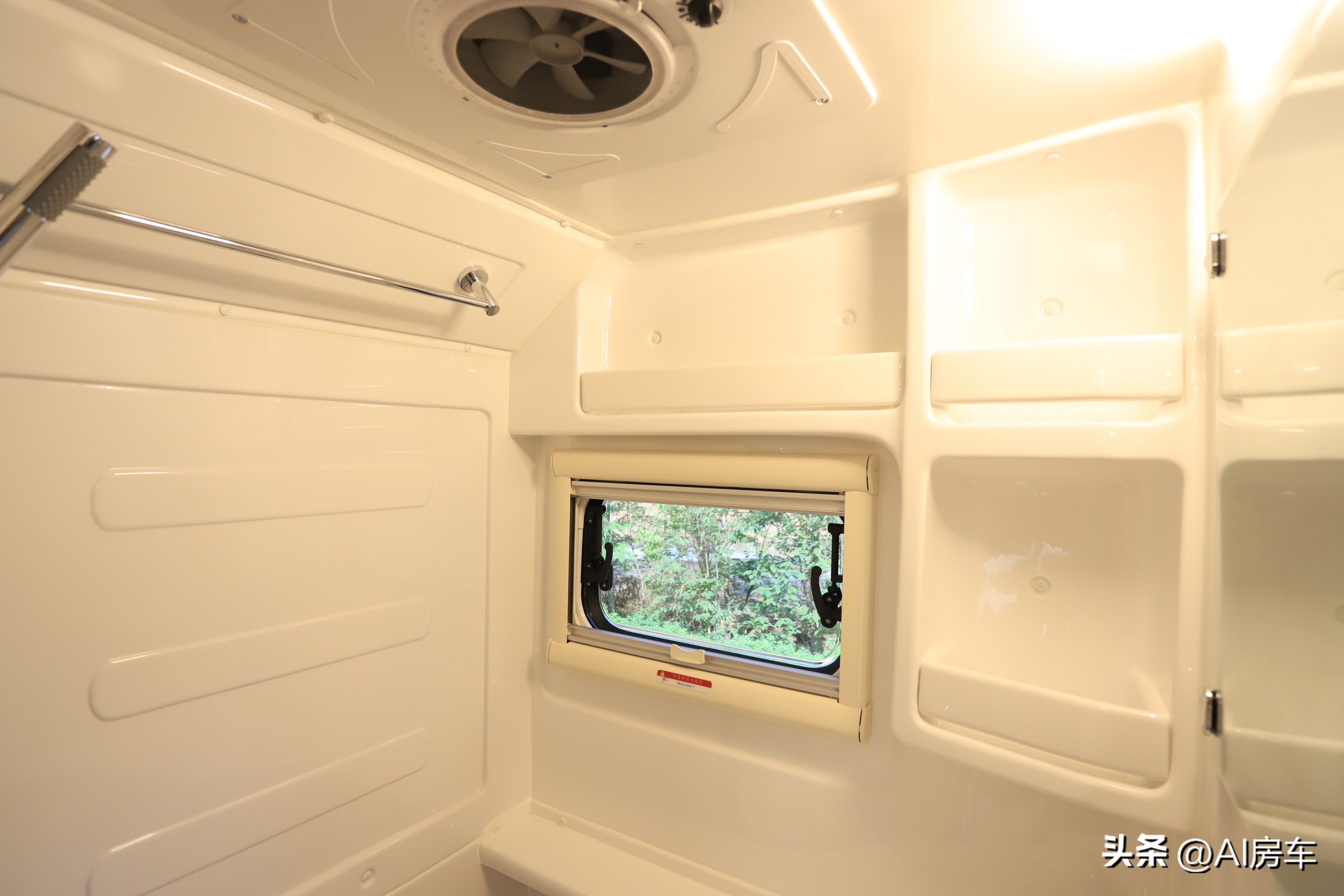 7人房车超大空间,旅行最舒服的十万左右七座房车