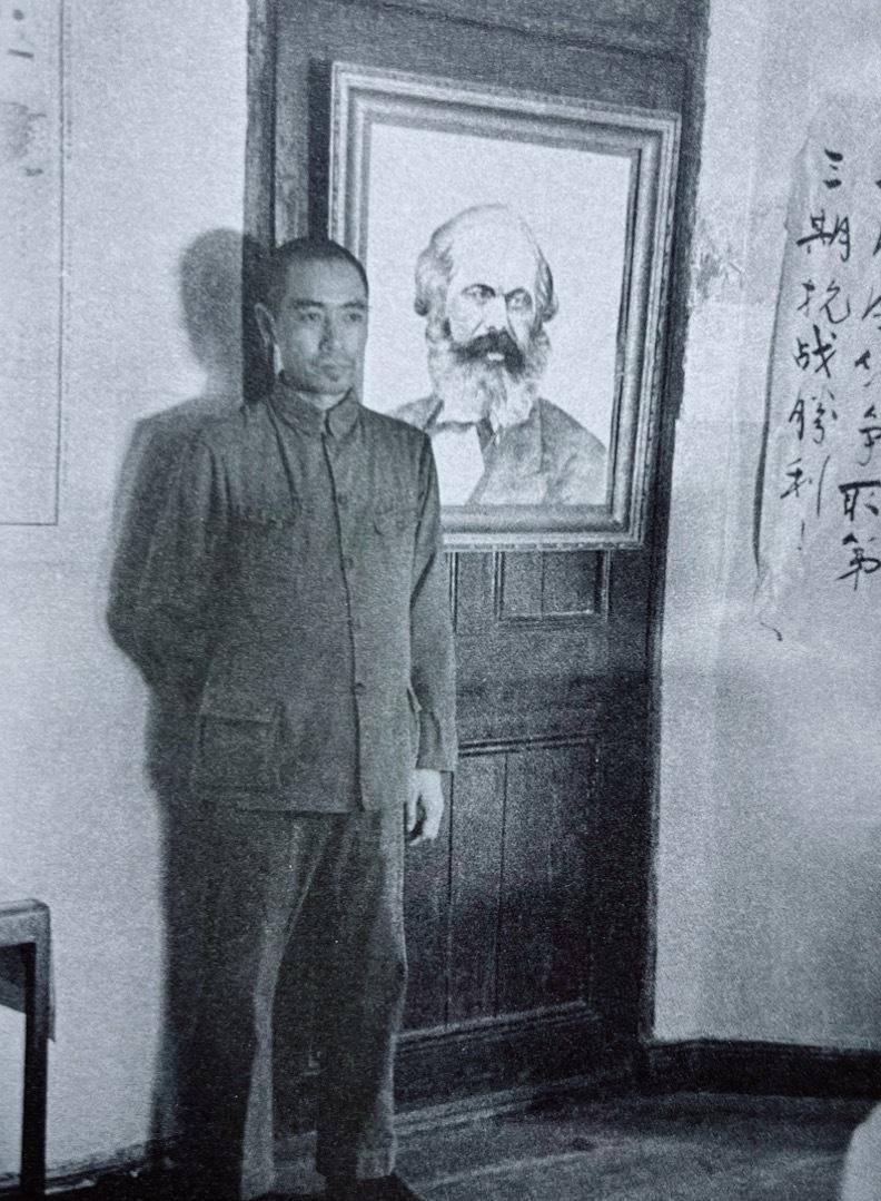 【晚清*楼青**旧影】女子丰乳肥臀，媚态撩人，风姿依旧！