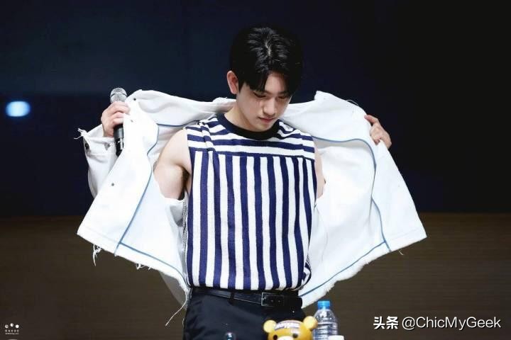 最近韩剧火热的腹肌男主角,韩剧男星腹肌