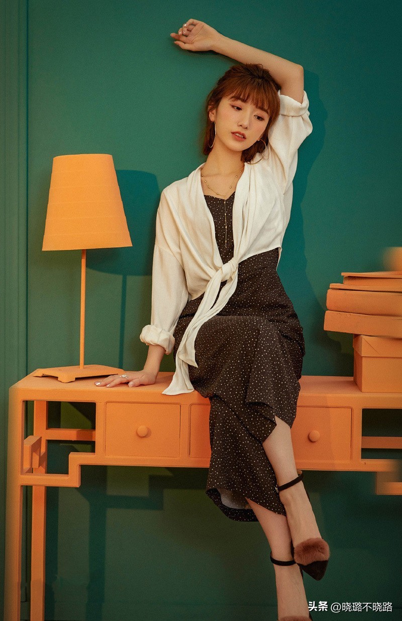 毛晓彤复古卷短发适合什么脸型,毛晓彤发型短发微卷