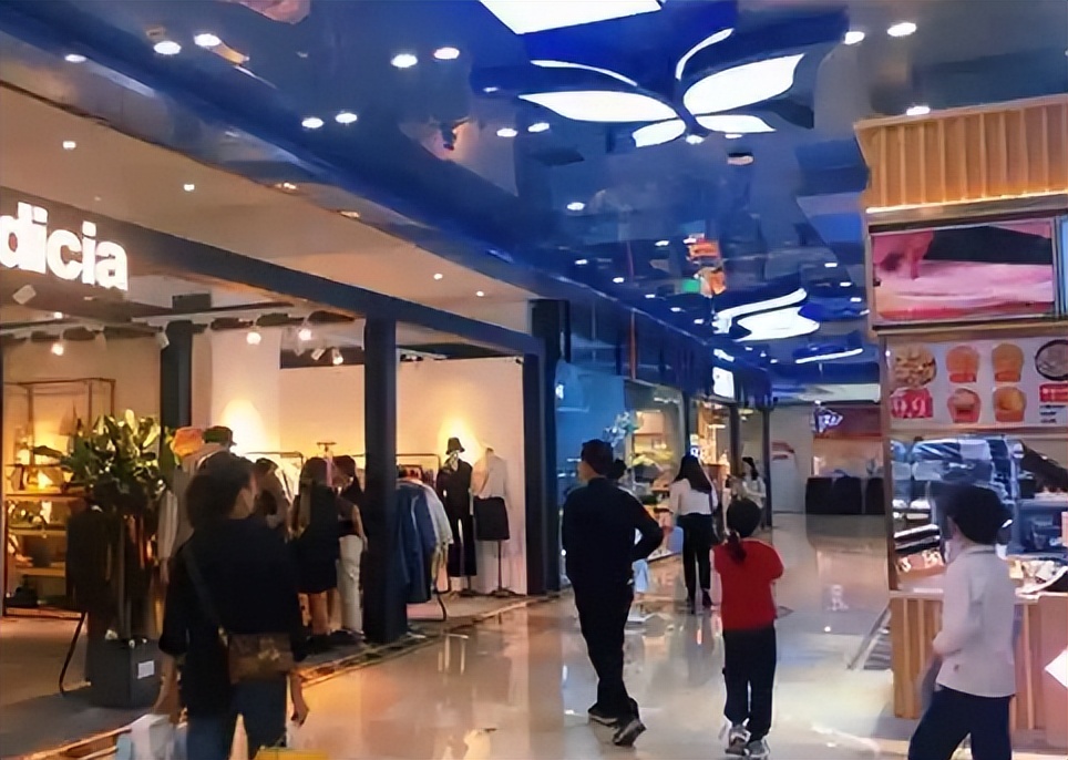 万家丽楼顶宇宙中心,宇宙中心长沙万家丽广场顶楼