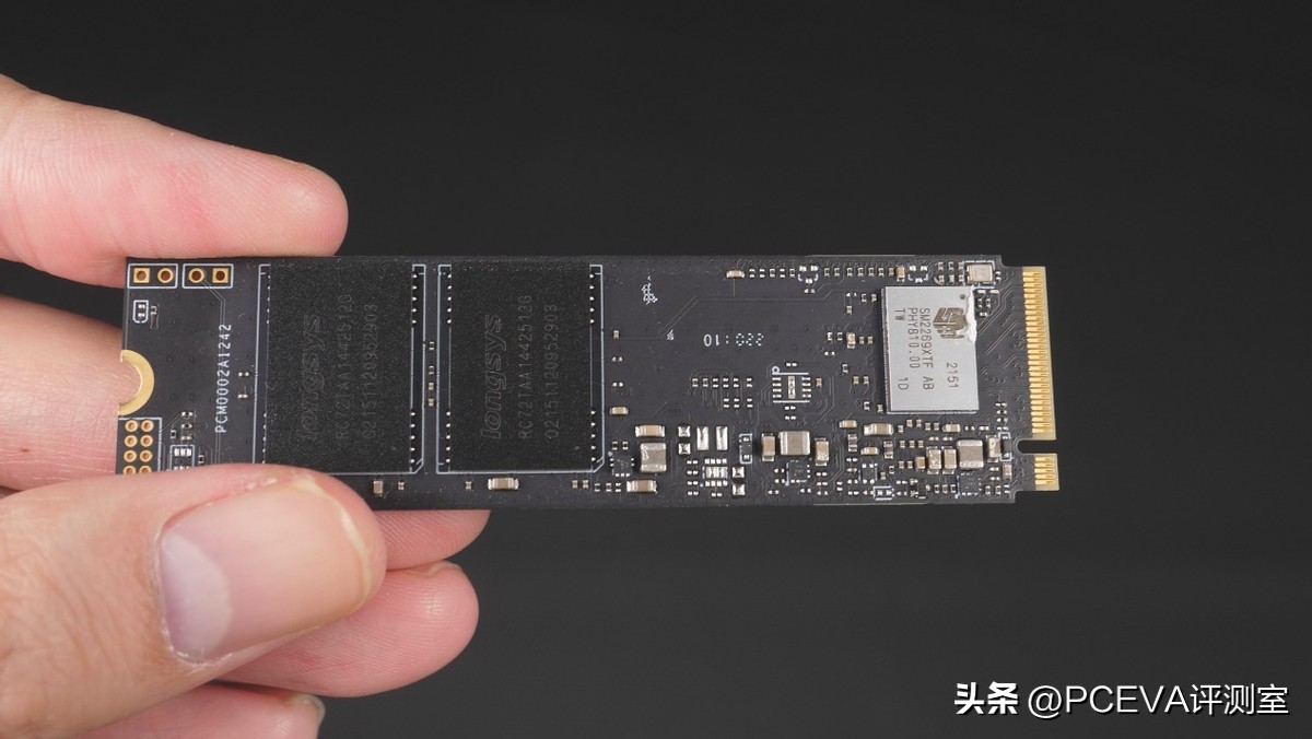 有缓存和无缓存的ssd固态硬盘,有缓存pcie4.0硬盘推荐