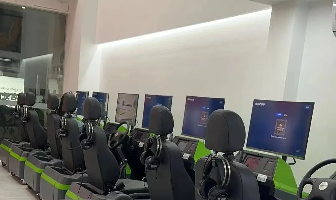 厦门驭天下驾校总经理余发现：让员工幸福，学员才能信服