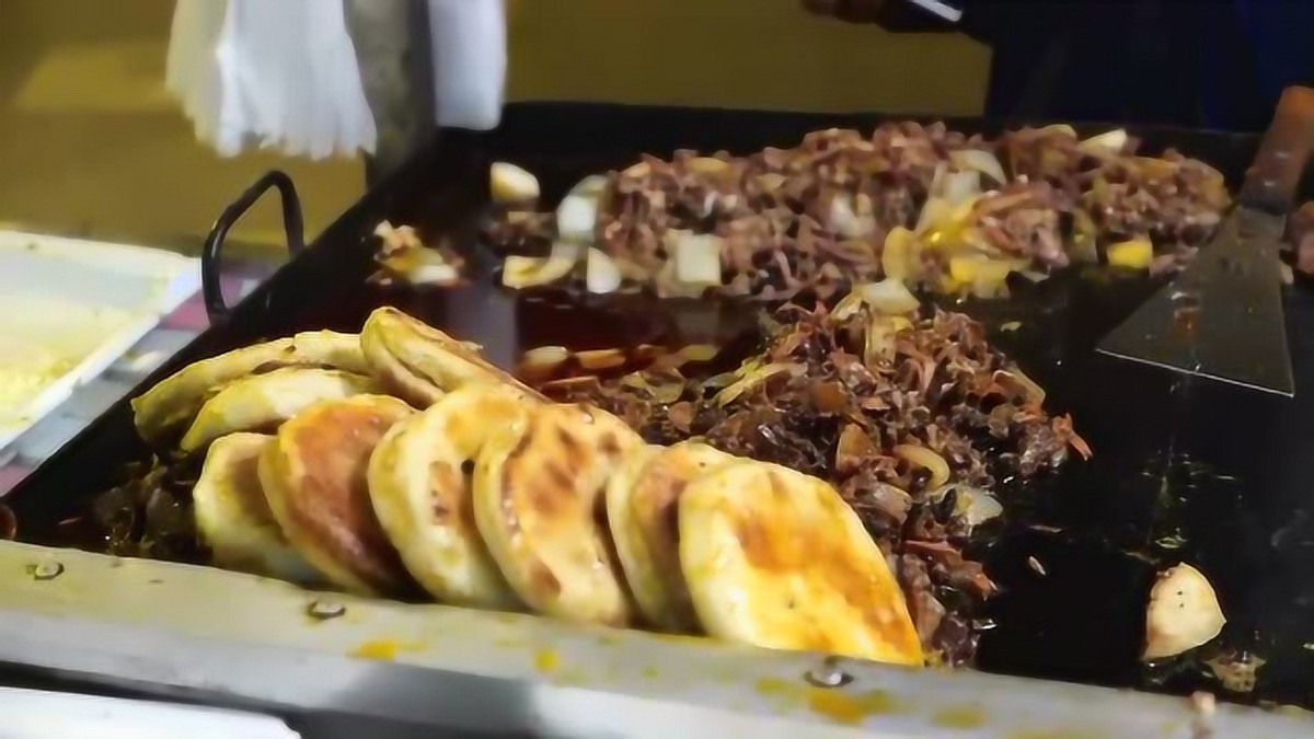 街边小吃真的这么挣钱吗,不起眼的摆摊小吃暴利小生意