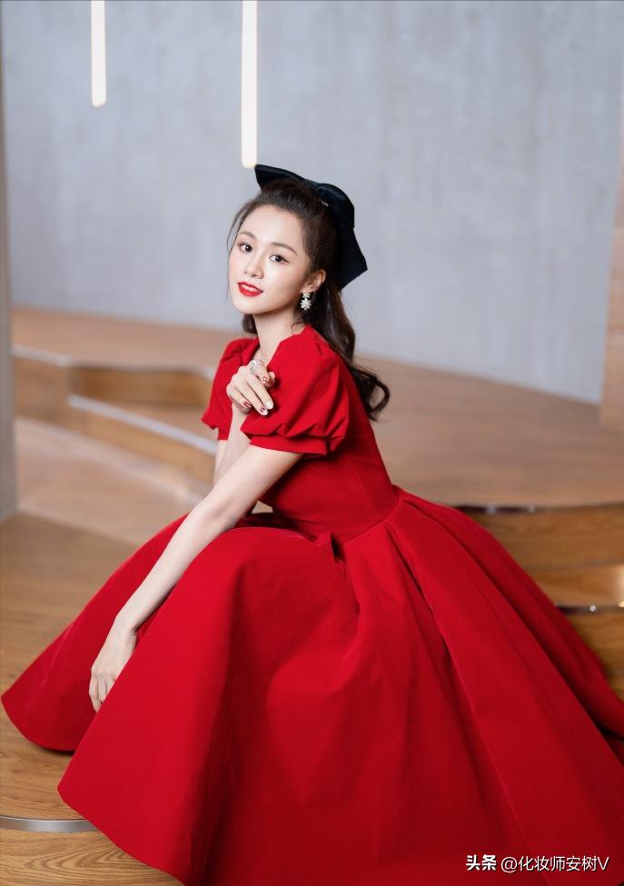 当了妈仍是“少女脸”的女星，我只服这4位，打扮低调但气质清纯