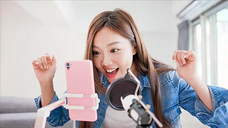 如何正确的看待娱乐直播行业,论泛娱乐直播的前景