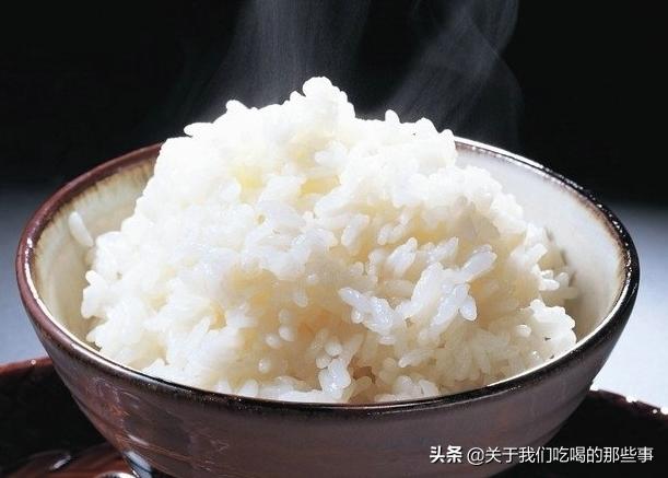 蒸米饭别总加水教你一招,大米放多少水蒸才好吃