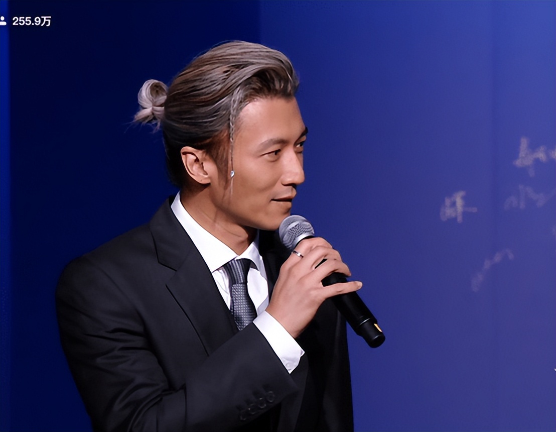 谢霆锋年轻时的颜值港风,谢霆锋颜值巅峰白发