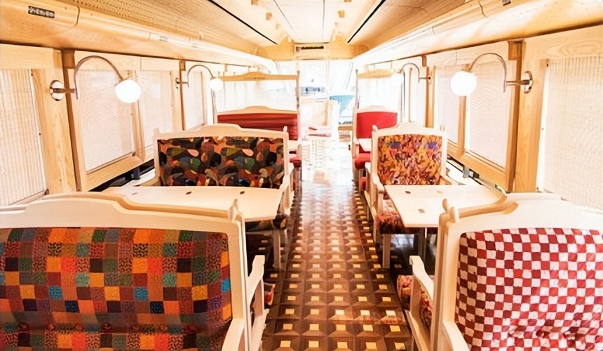 搭乘火车游日本,日本豪华观光列车