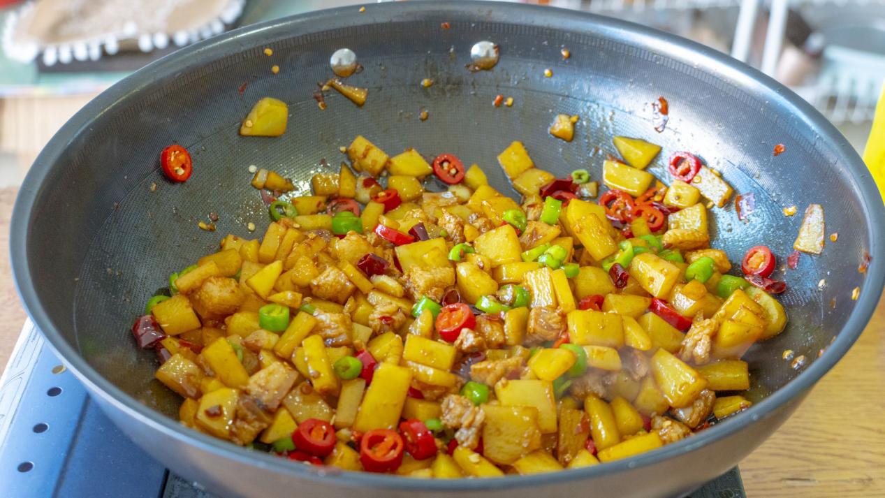 推荐几道家常菜周末做给家人吃,最下饭的十道家常菜晚餐