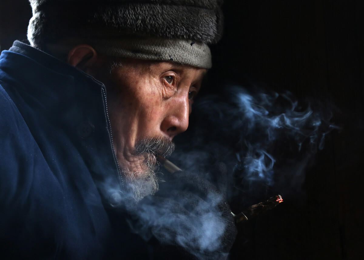 老年人轻微脑萎缩怎么预防,老年人脑萎缩吃什么药有效