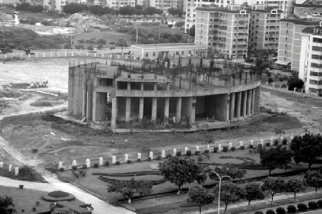 脑白金创始人的传奇一生,从白手起家赚50万到负债累累