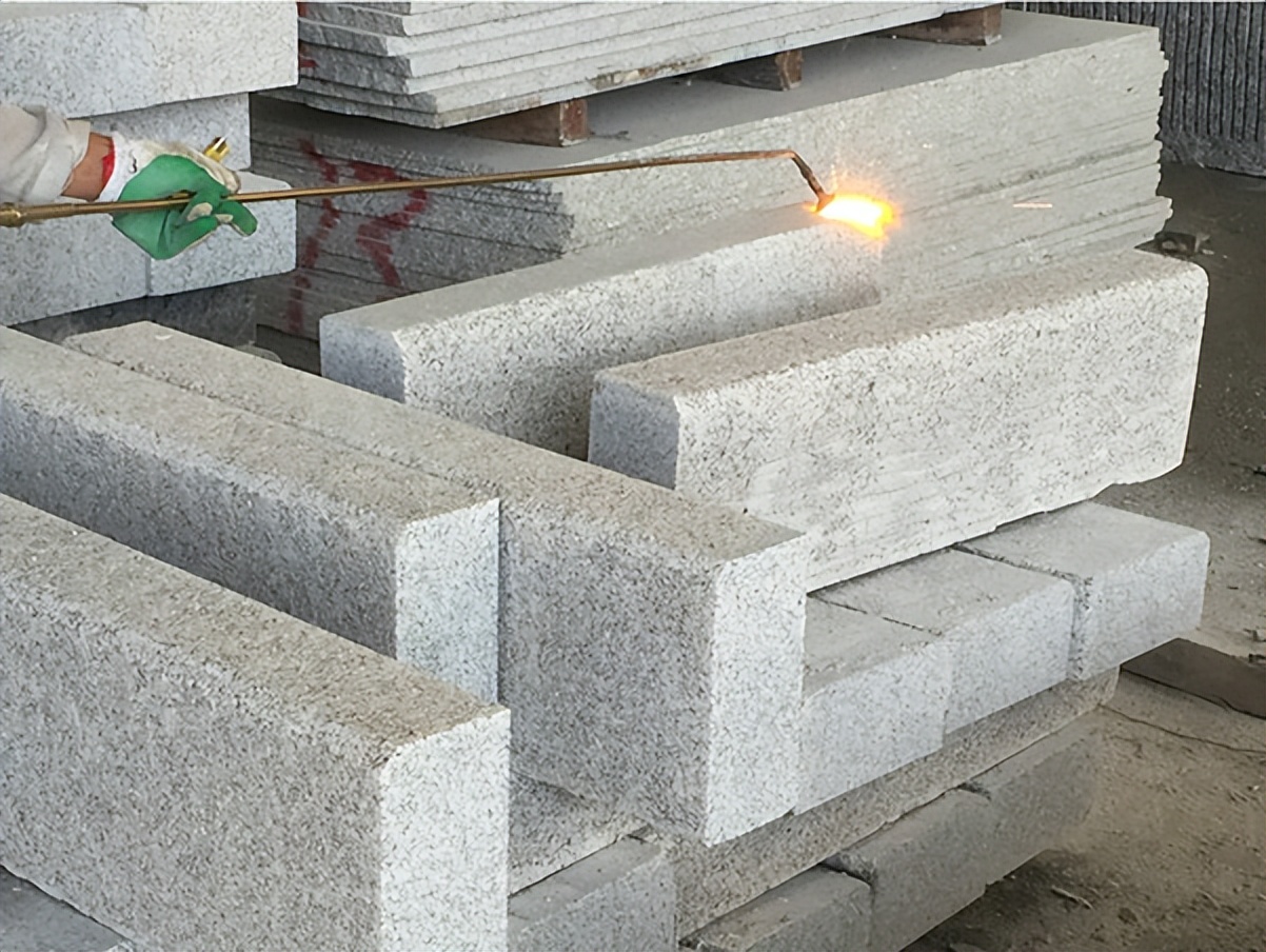 批发芝麻灰路沿石加工厂,马路芝麻灰路沿石加工厂家