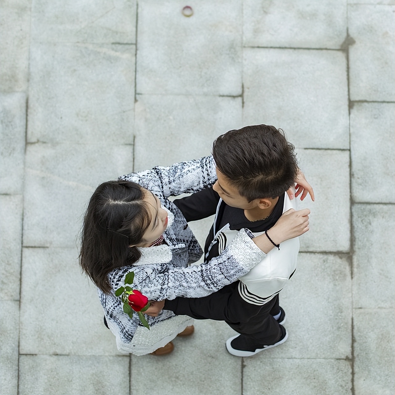 送女朋友礼物不收怎么办,怎么说服女朋友收礼物