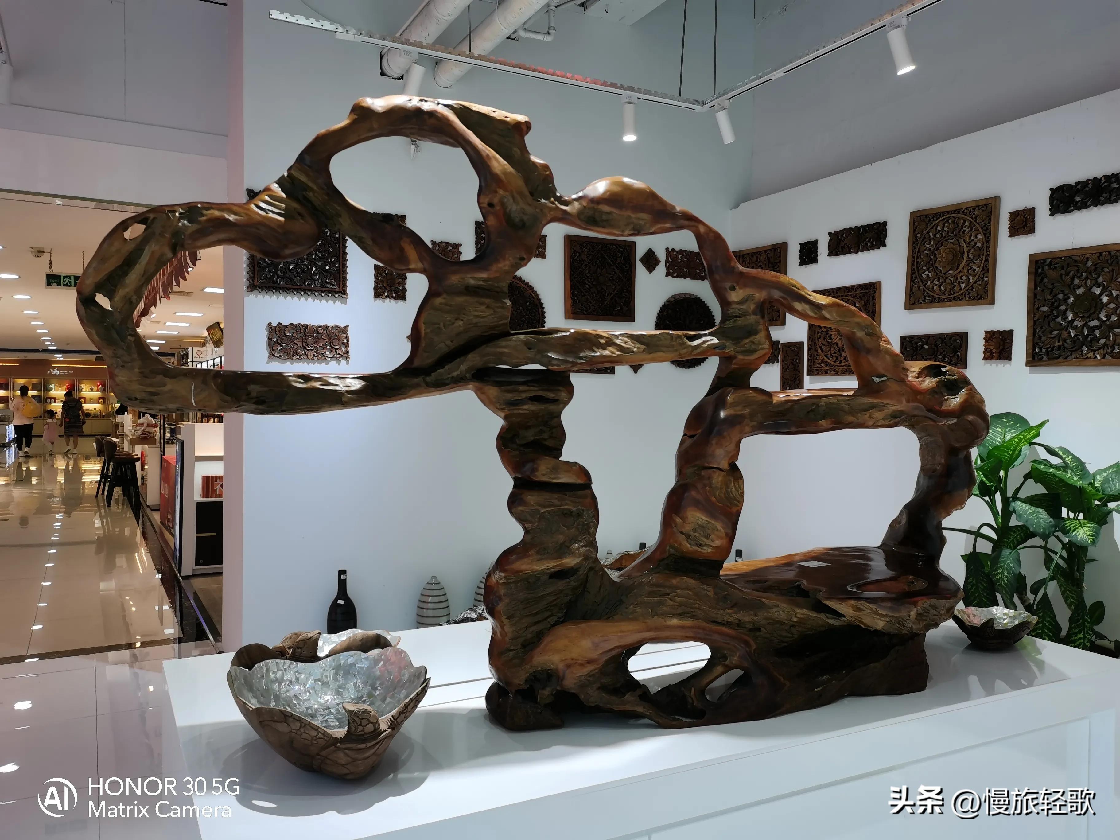 三亚购物必去的人气夏日商场,三亚夏日百货美发店