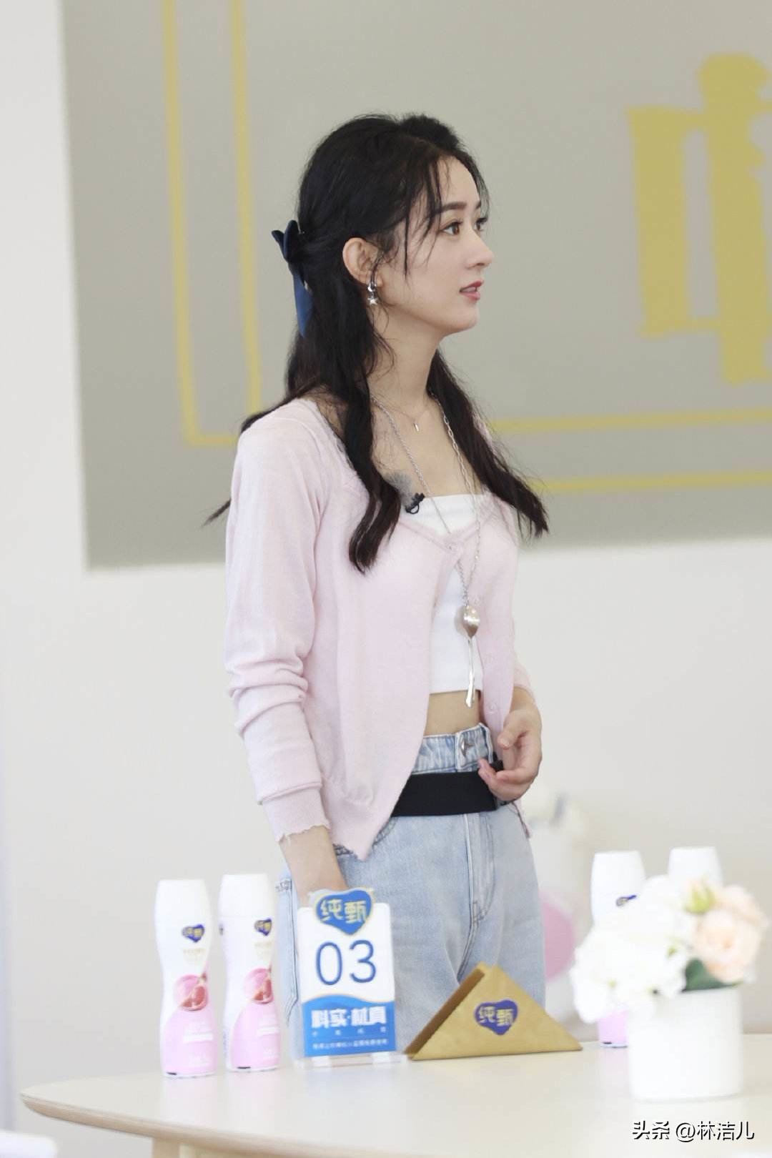 虞书欣赵露思都是圆脸编发模板,虞书欣同款低丸子头短发怎么梳