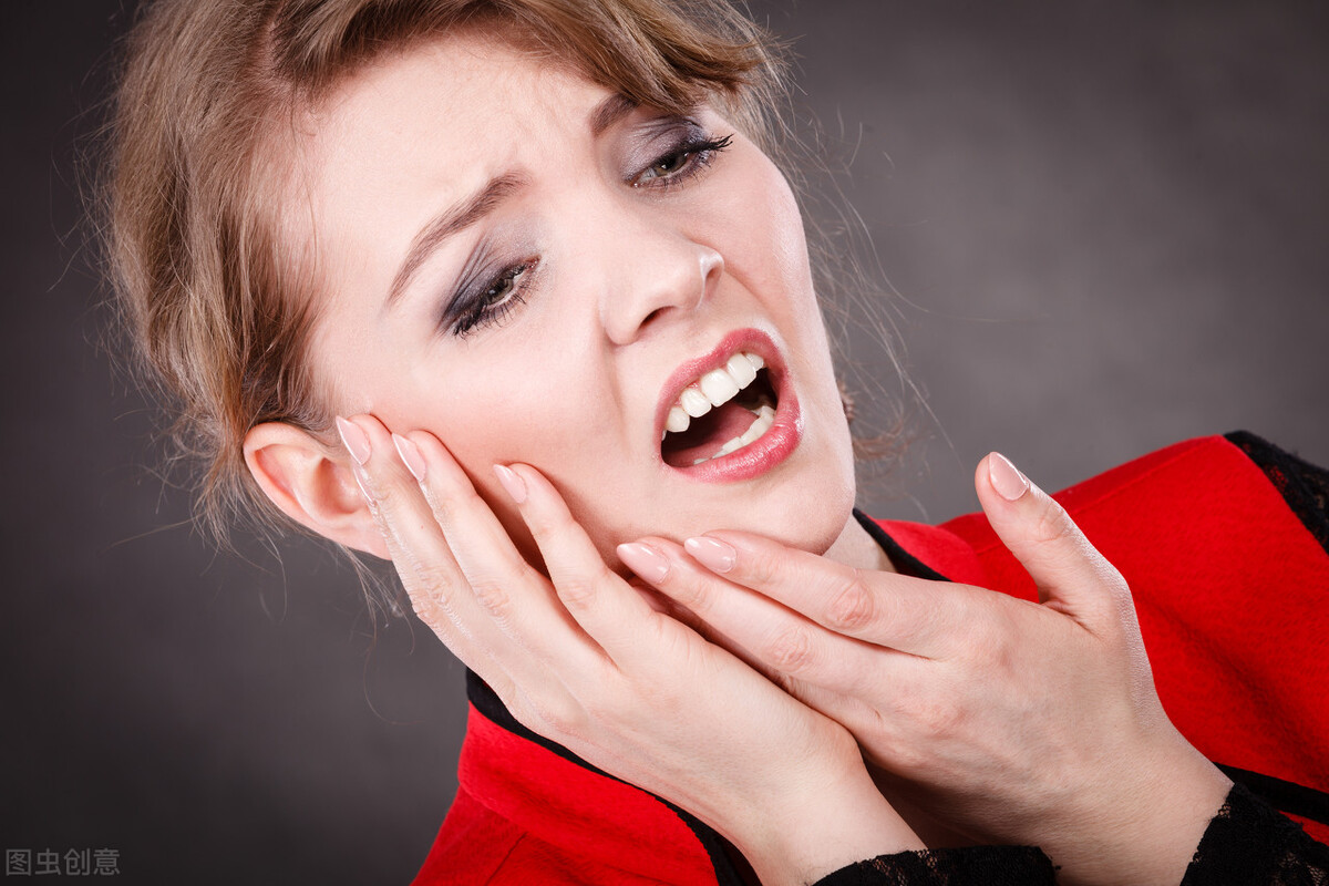 牙疼能自愈需要根管治疗吗,牙疼是根管治疗好还是拔牙种牙好