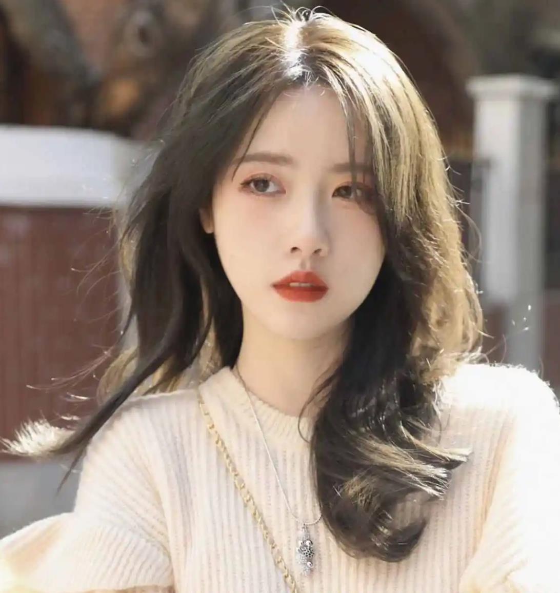 显脸小发型圆脸方脸,方圆脸剪什么发型显脸小显年轻