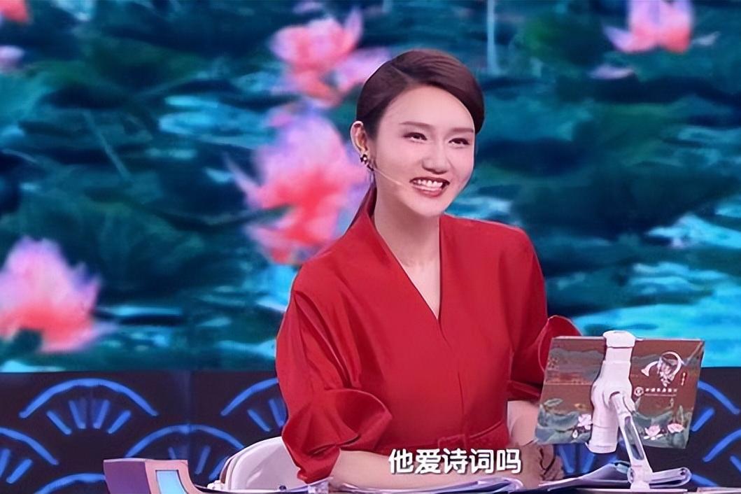 春晚主持人董卿周涛朱迅李思思,春晚主持人董卿朱迅周涛