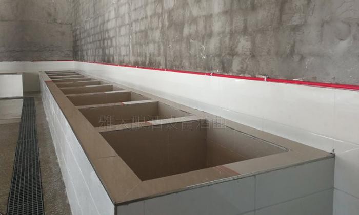 固态酿酒窖池升温多少,发酵酒窖泥池是怎么建造的