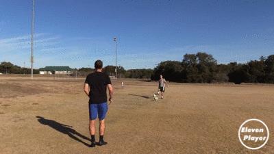 足球一脚解围高球技巧,足球一开始练什么