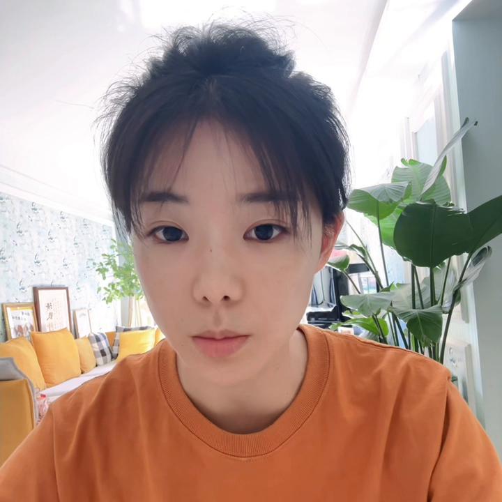 住酒店被偷拍被敲诈勒索怎么办,住酒店被偷拍敲诈酒店要负责任吗