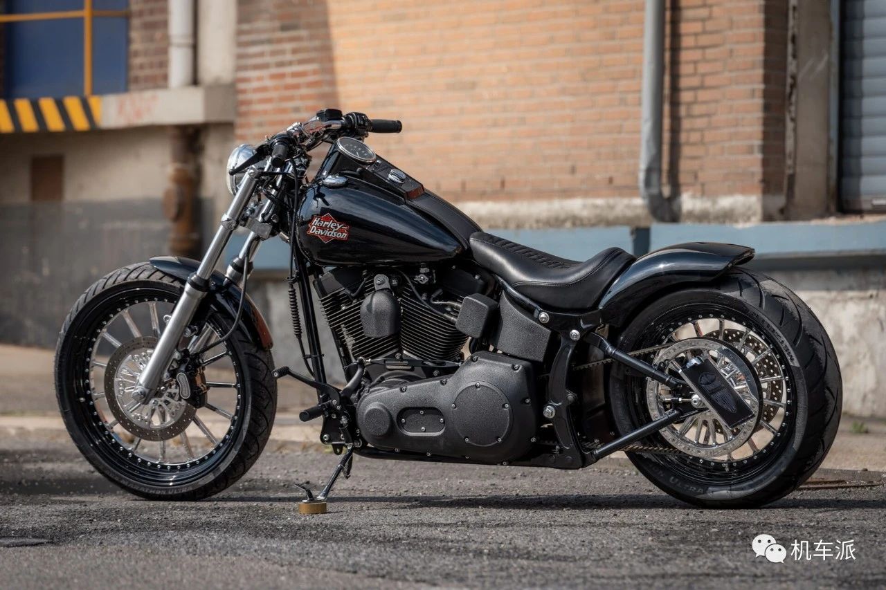 哈雷夜路德定制版改装案例,哈雷夜行者旅行改装