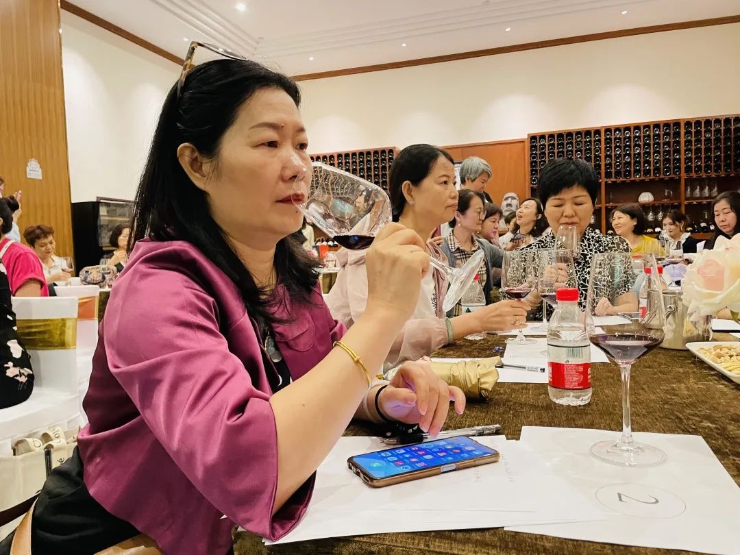 伟通酒业集团牵手家有良物，让更多中国人喝上天然健康安全葡萄酒