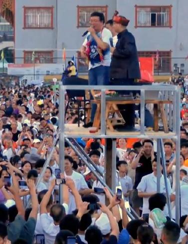 贵州村超成为足球界一股清流,贵州村超球场热情四射