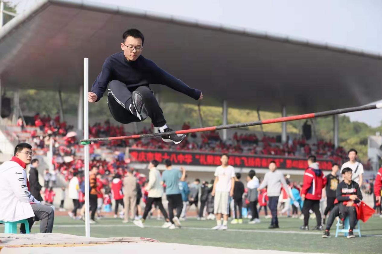 重庆市第十八中学直播,重庆市十八中两江实验学校运动会