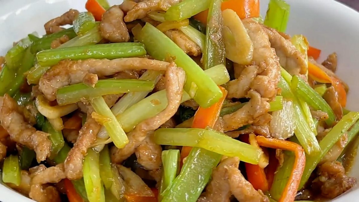 口臭吃什么菜效果最好,口臭吃什么菜好得最快