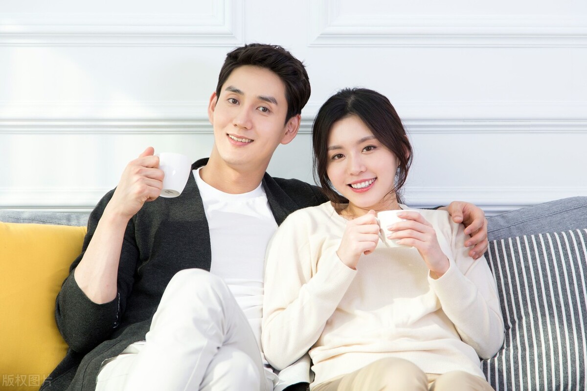 故事：为犒劳妻子，我买最新款手机送她，这却成我俩冷战的导火索