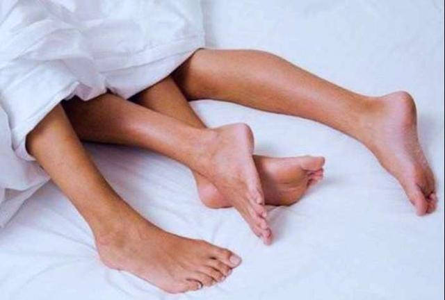 经期没忍住同房了，有哪些危害？医生：这几点要知道，别不当回事