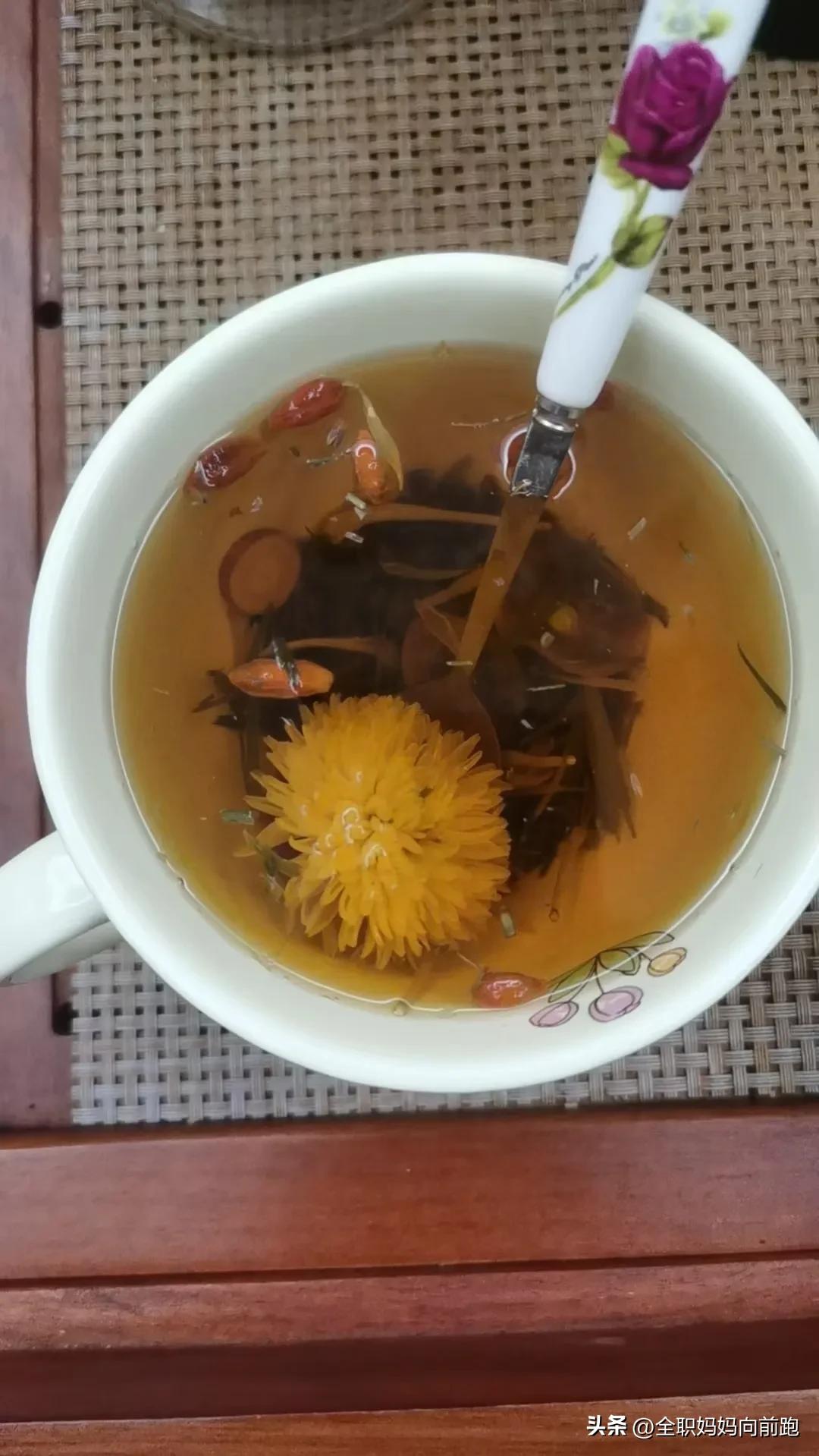 产后七个月突然尿床了,产后四个月出现半夜做梦后尿床