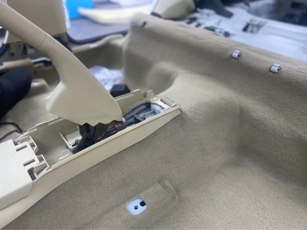 老款大众polo拆解内饰全过程,旧polo翻新视频